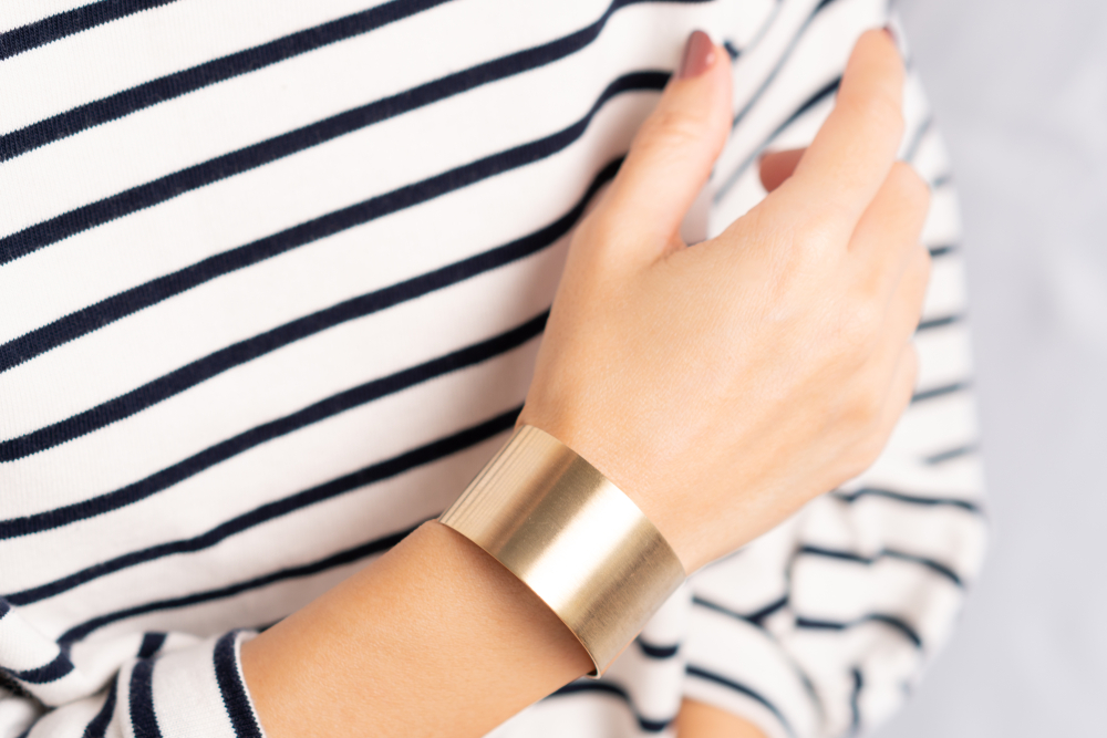 Bracelet manchette femme : est-il l'accessoire tendance du moment ?