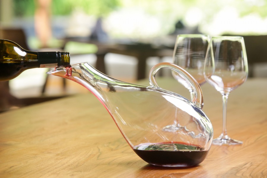 Quand carafer ou décanter le vin ?