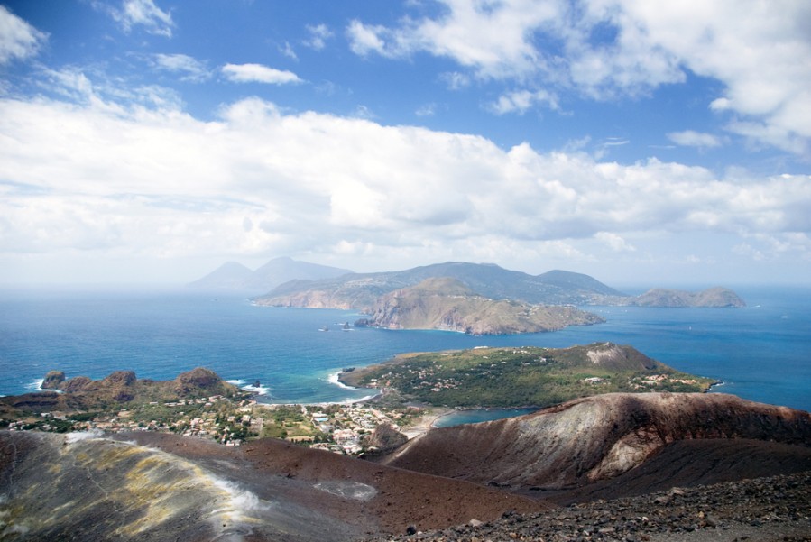 Visiter les iles Éoliennes : entre volcans et mer turquoise ?