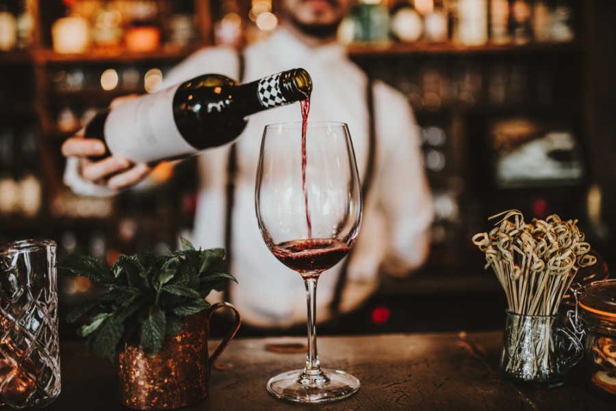 Ouvrir un bar à vin : que faut-il savoir pour réussir ?