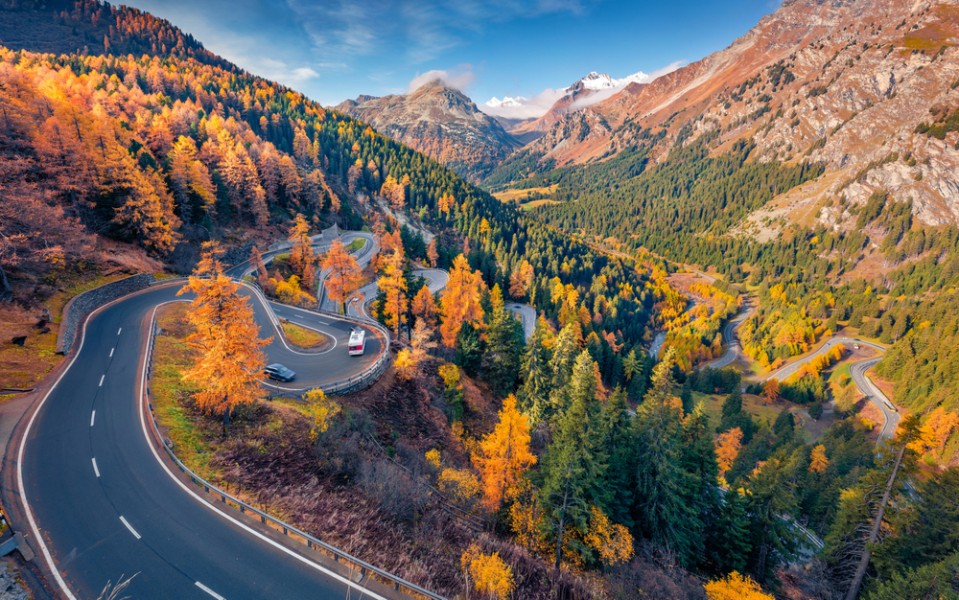 Organiser un road trip inoubliable en Suisse.