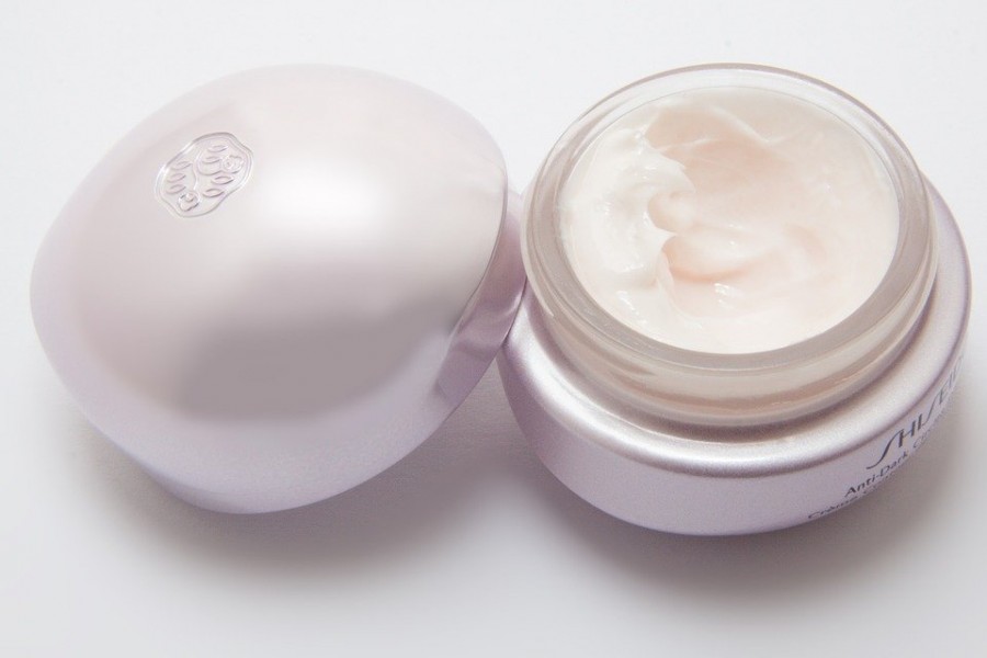 Quelle crème est efficace pour le contour des yeux ?